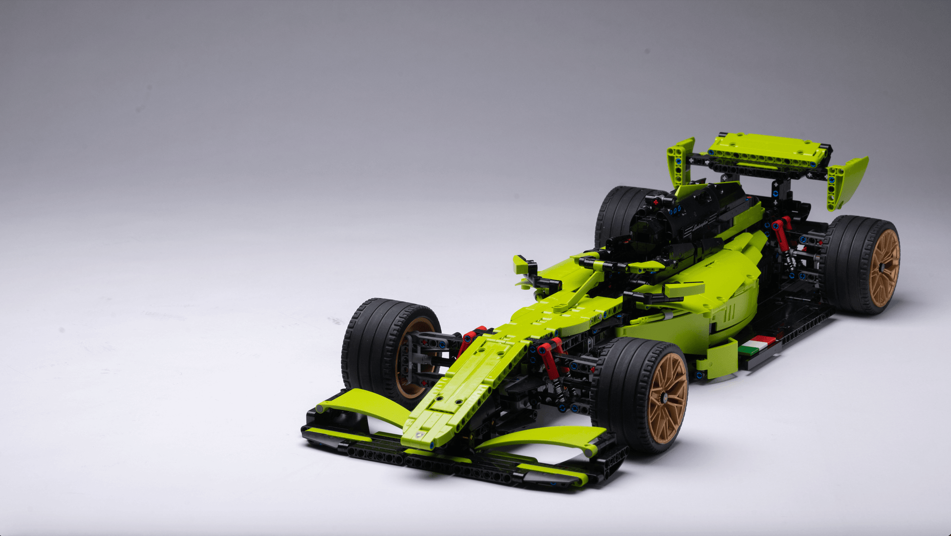 Alternative build instructions for LEGO Technic 42115:Transform your Lamborghini Sian kit into a F1 - WW Bricks Studio Official Store