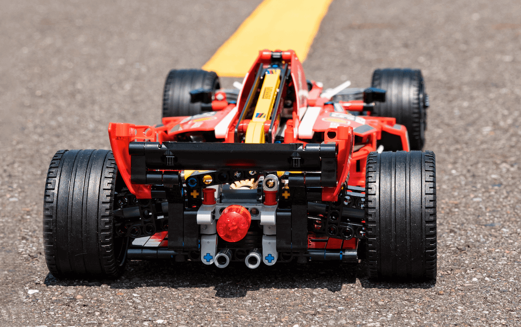 Alternative build instructions for LEGO Technic 42125：Transform your Ferrari 488 GTE kit into a F1 - WW Bricks Studio Official Store